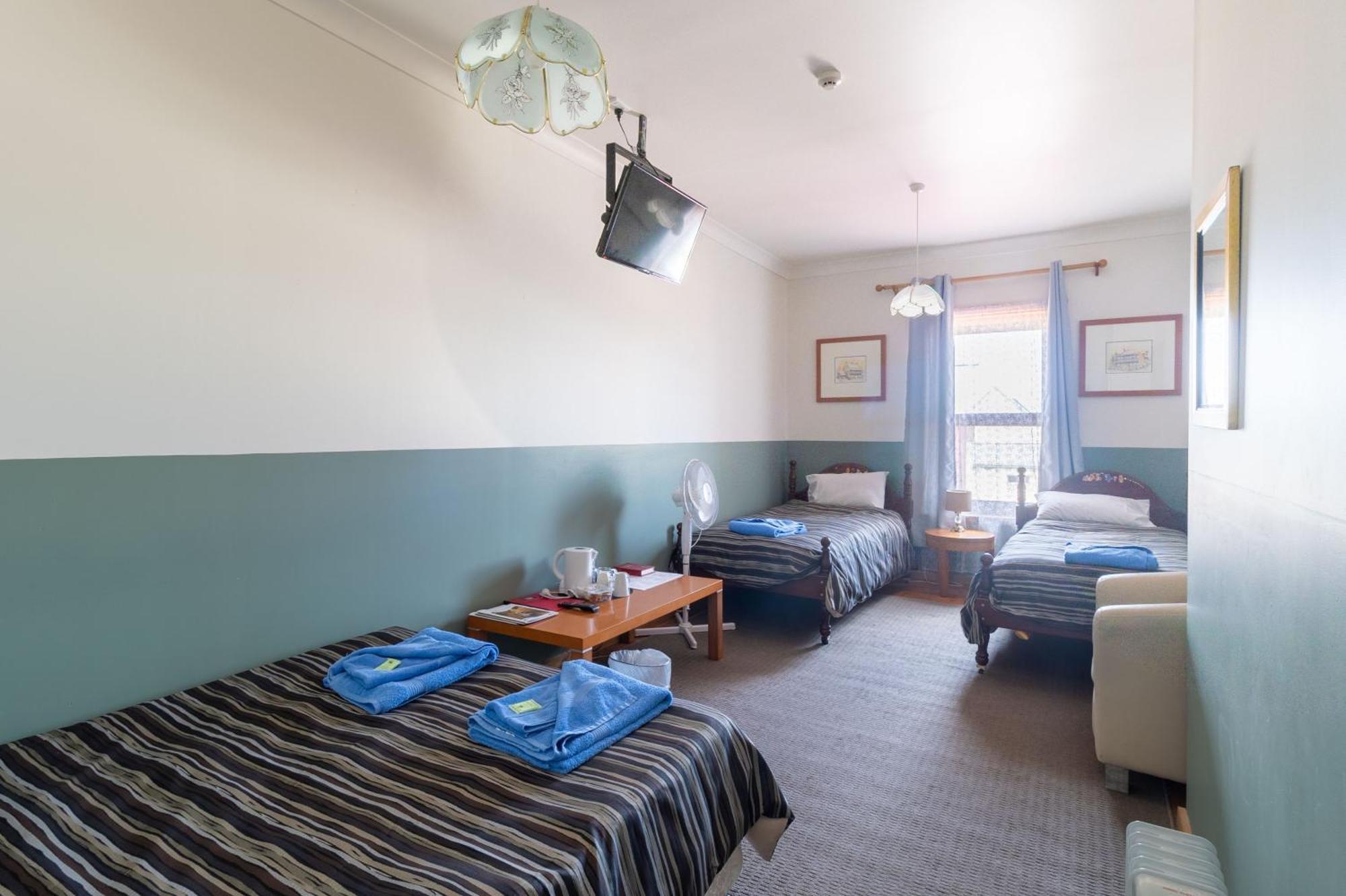 The Victoria Hotel Port MacDonnell Zimmer foto